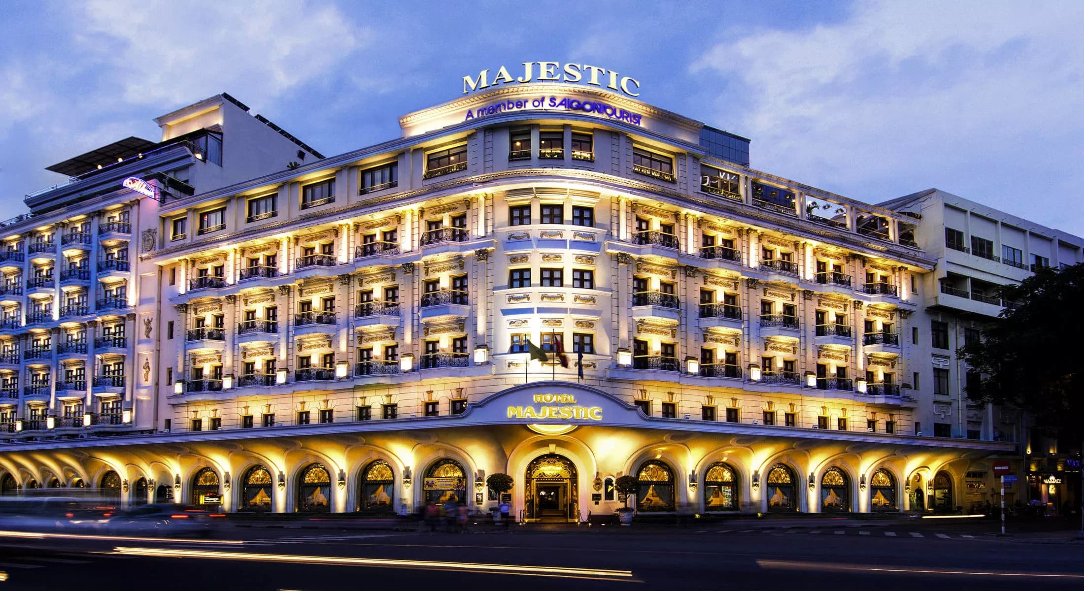Khách sạn Majestic